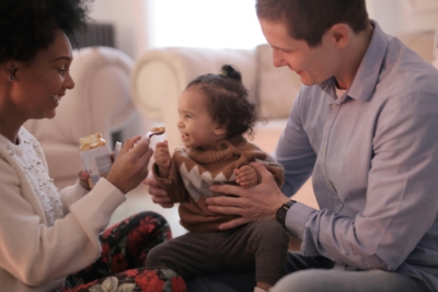 Les fruits à coques pour bébé : Quand et comment les introduire ?